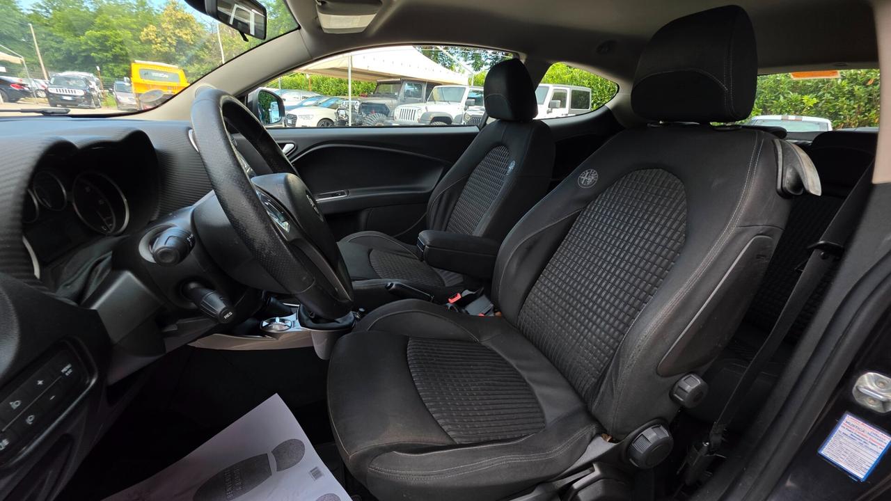 Alfa Romeo MiTo 1.6 JTDm 16V Distinctive Premium Pack