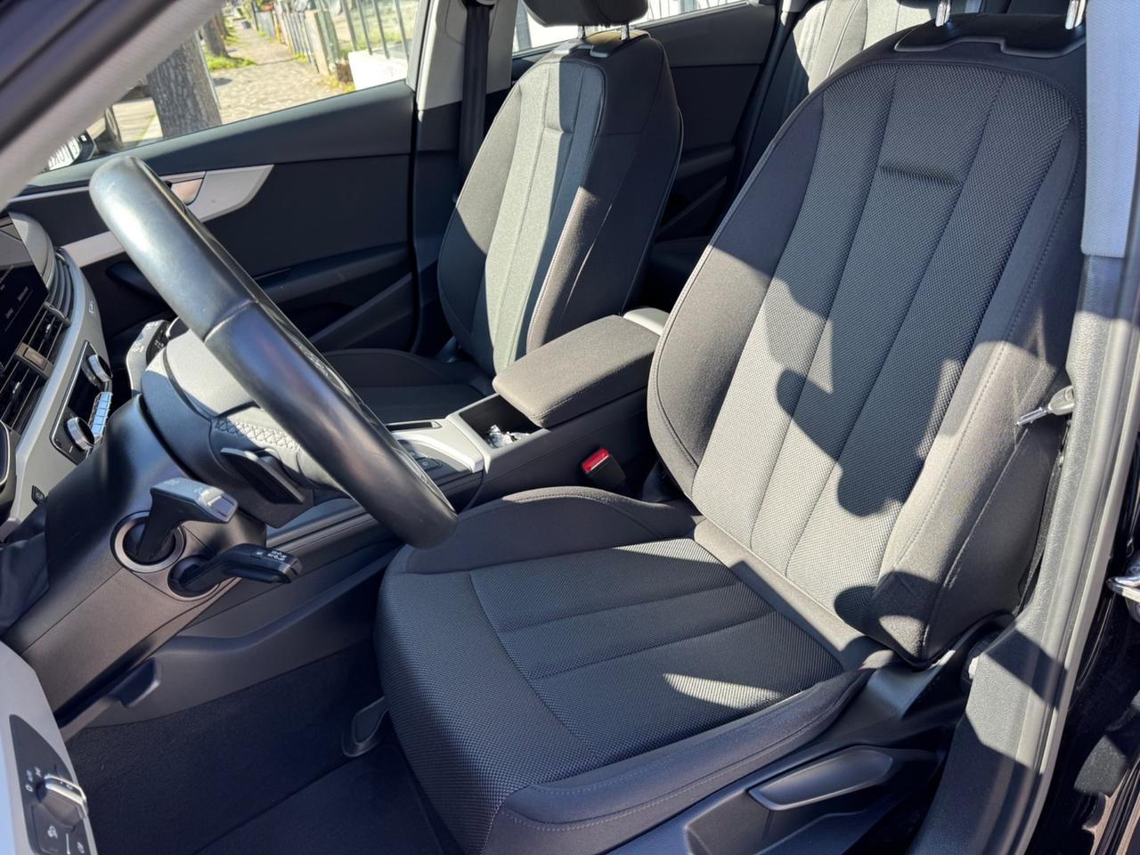 Audi A4 Avant 40 TDI quattro S tronic Business Advanced