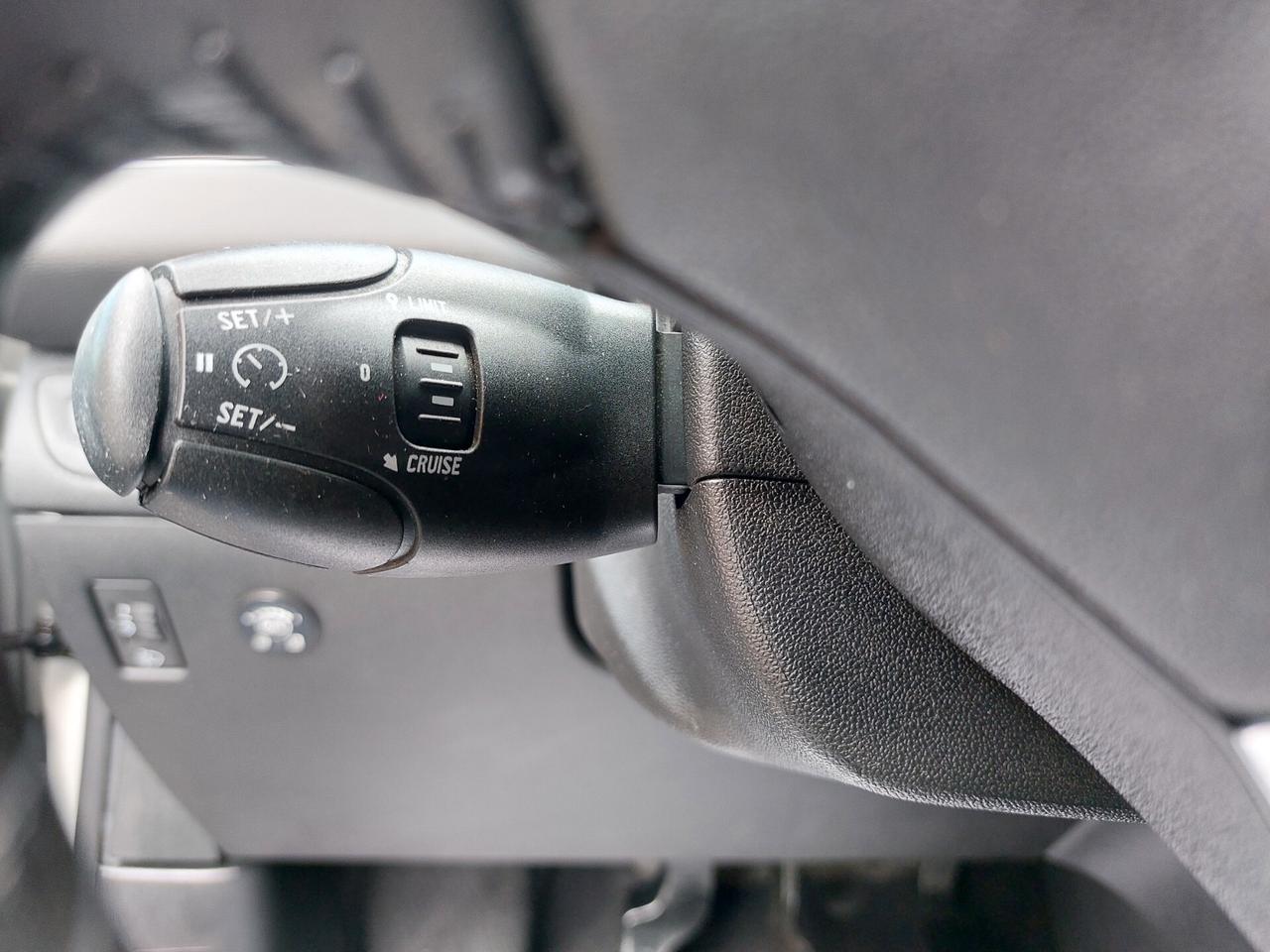 Peugeot 208 1.2 Gpl 82 Cv 5p Allure