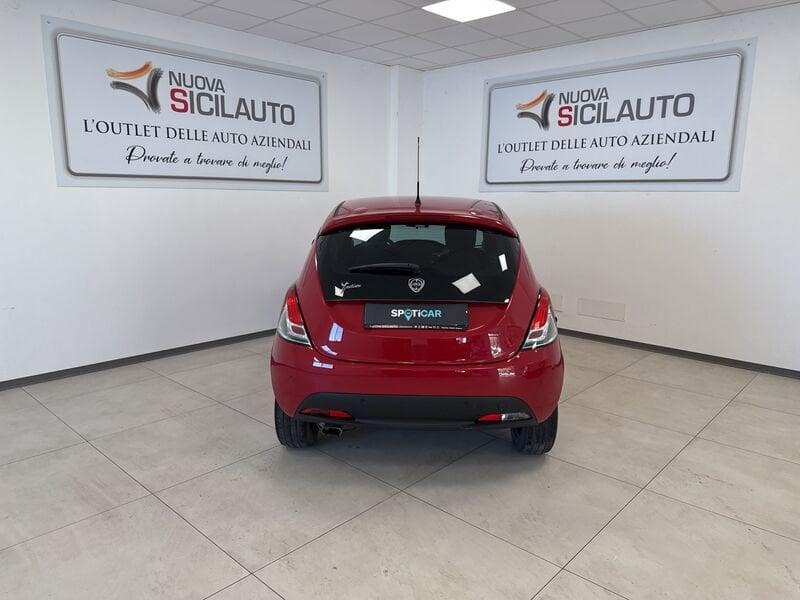 Lancia Ypsilon III 2011 1.2 8v Gold 69cv