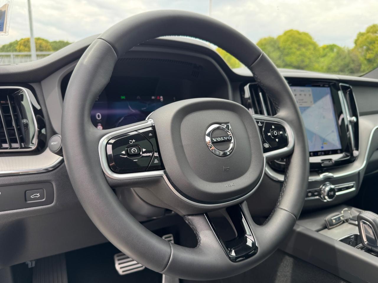 Volvo XC 60 B4 R-Design Plus Dark