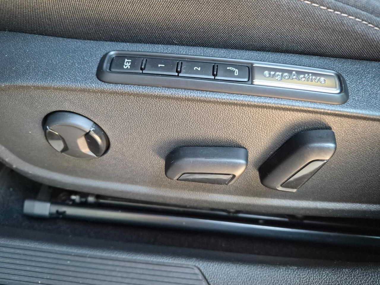 Volkswagen Golf 1.5 ETSI EVO 130CV DGS LED NAVI APPLE CARPLAY / ANDROID AUTO COCKPIT