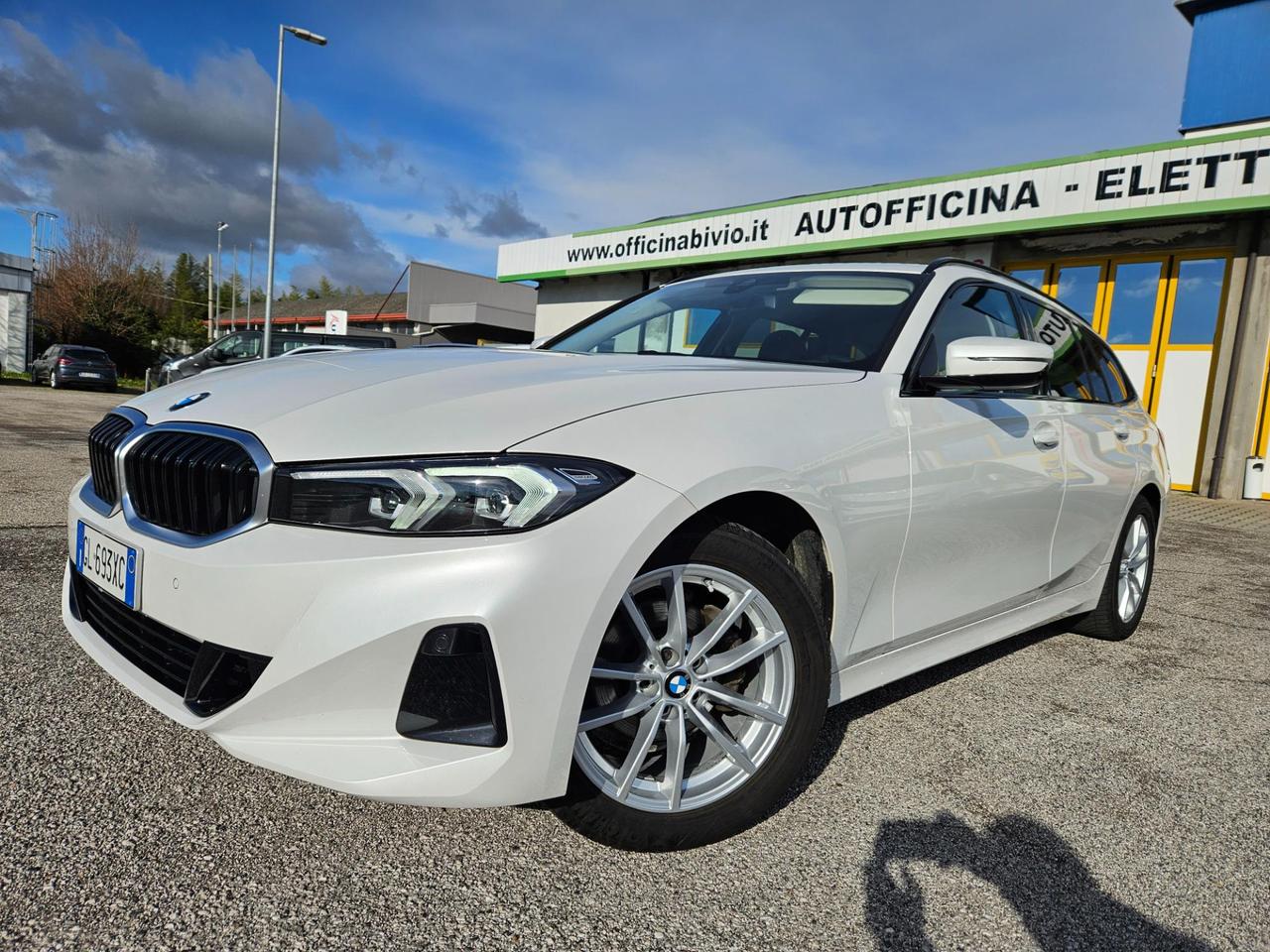 BMW 318 d Touring mhev 48V auto/Restyling