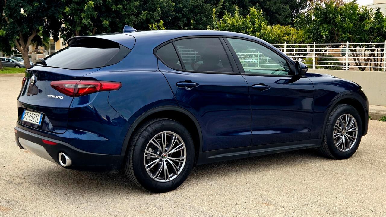 Alfa Romeo Stelvio 2.2 Turbodiesel 190 CV AT8 Q4 Business