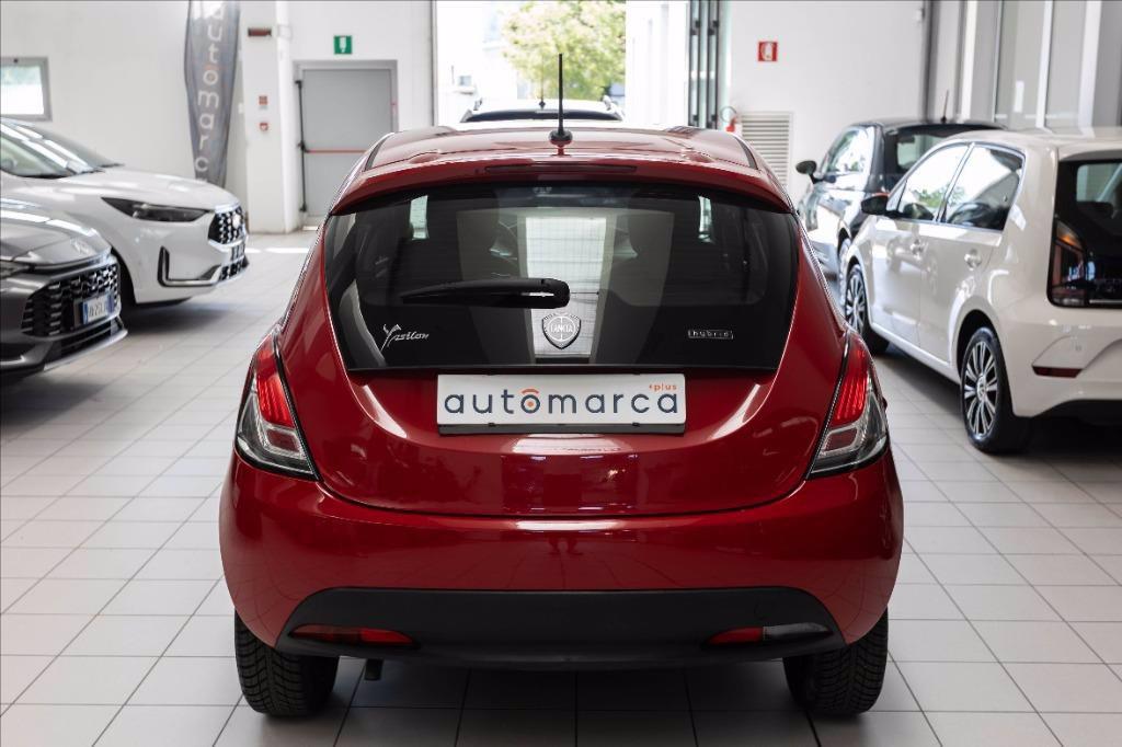 LANCIA Ypsilon 1.0 firefly hybrid Silver s&s 70cv 5p.ti del 2021