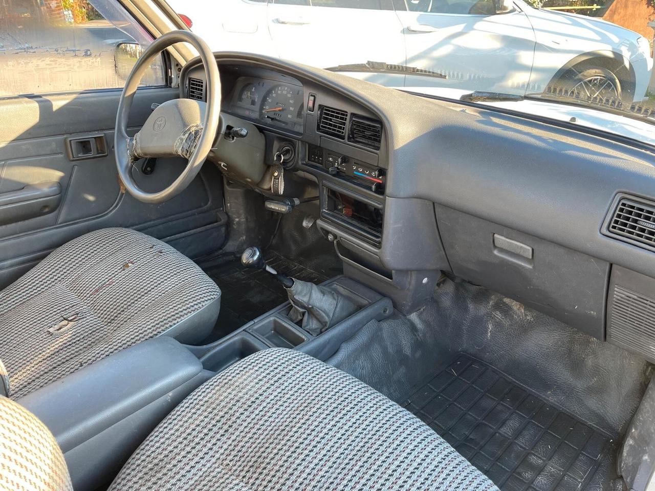 Toyota Hilux 2.4 diesel Pick-up