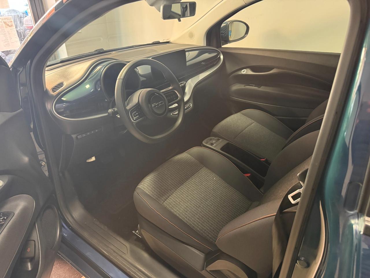 Fiat 500 500e Berlina 42 kWh Icon