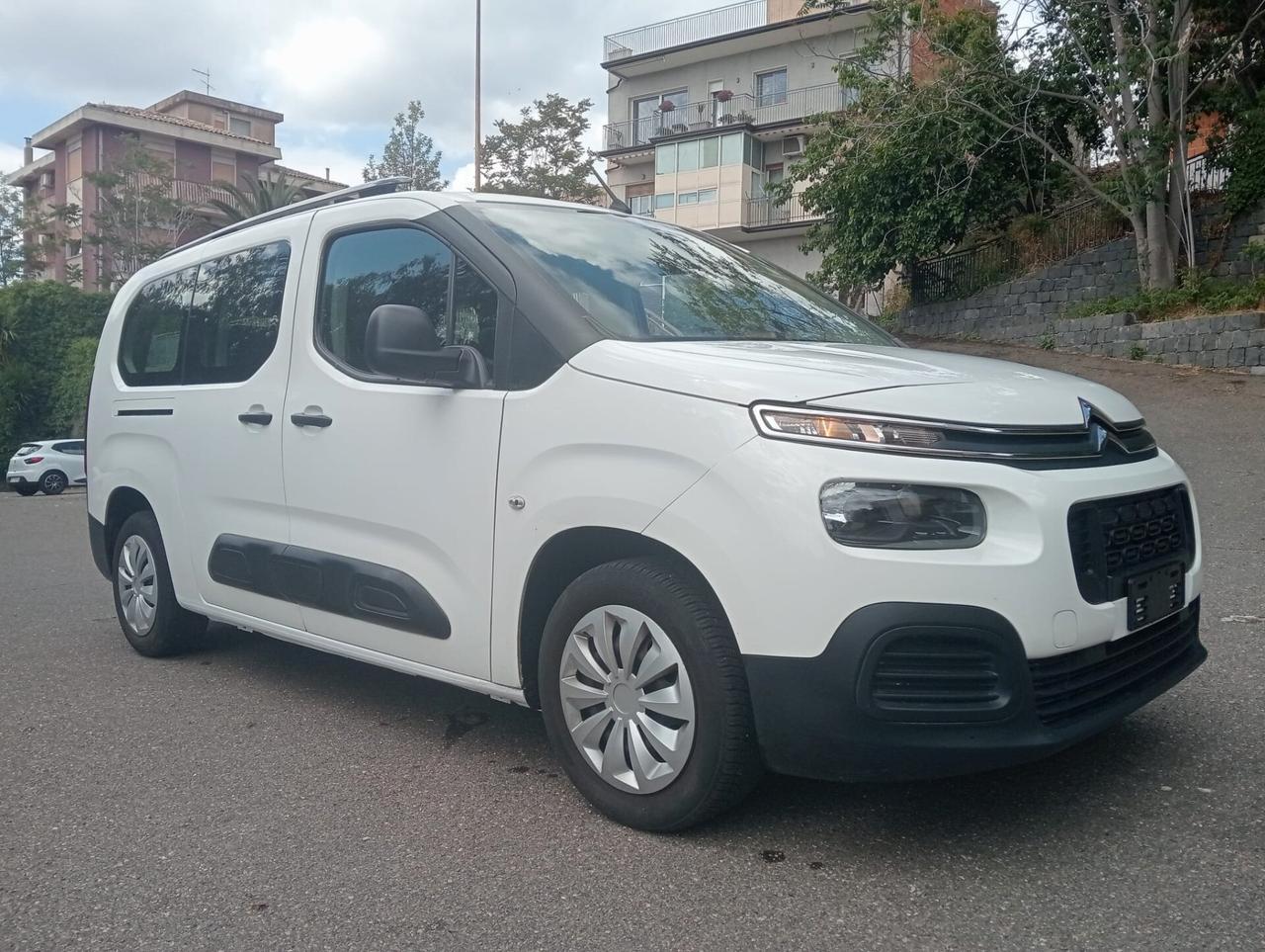 Citroen Berlingo Pianale ribassato con rampa disabili in carrozzina