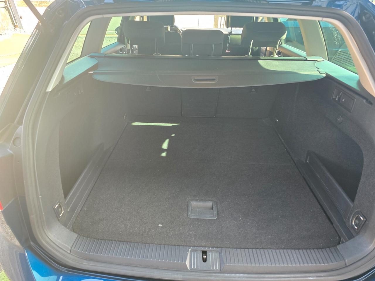 VW Passat Variant 2.0TDI 150CV EURO6-2022