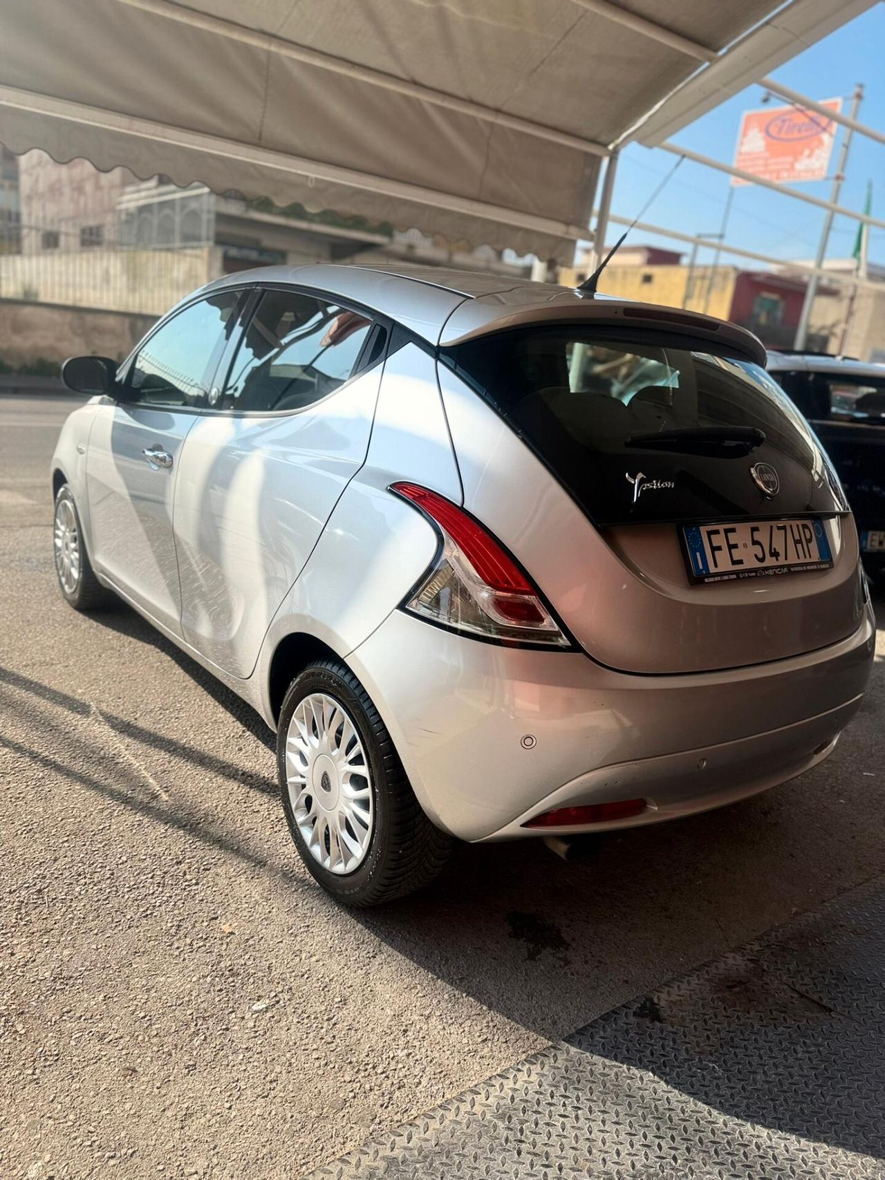 Lancia Ypsilon 1.2 69 CV 5 porte GPL Ecochic Gold