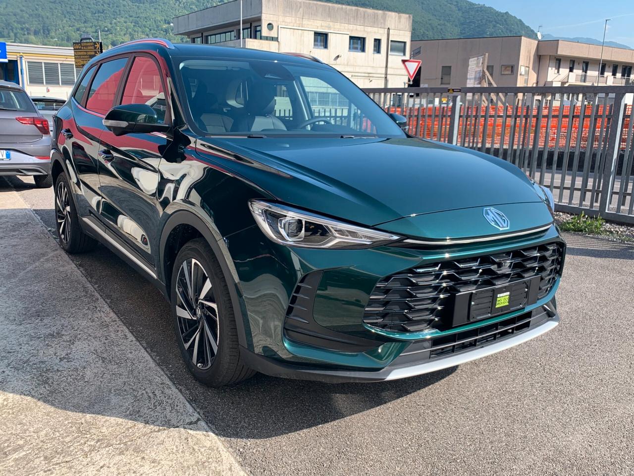 Mg ZS Hybrid+ Luxury