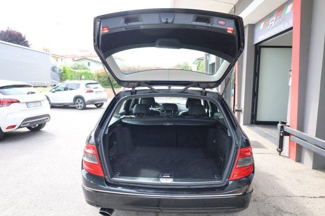 MERCEDES-BENZ C 220 CDI S.W. Avantgarde AMG NAVI Comand Xenon PDC