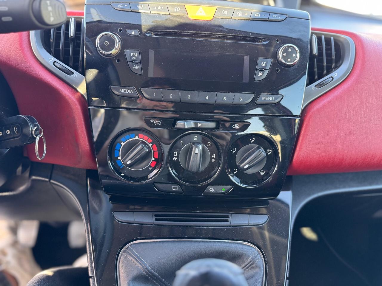 Lancia Ypsilon 1.2 69 CV 5 porte S&S Platinum