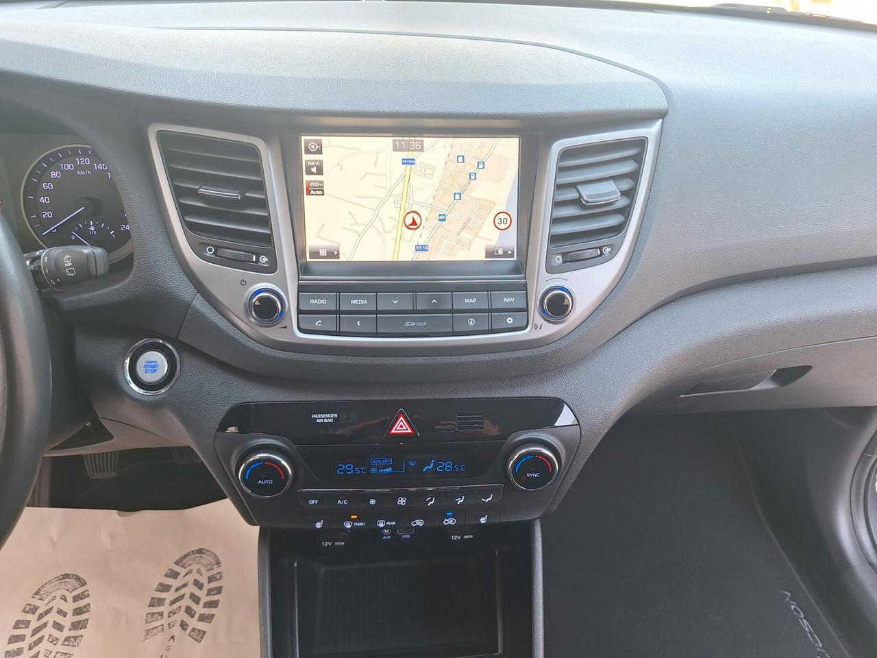 Hyundai Tucson 1.7 crdi X POSSIBLE NAVI CAMERA 2018