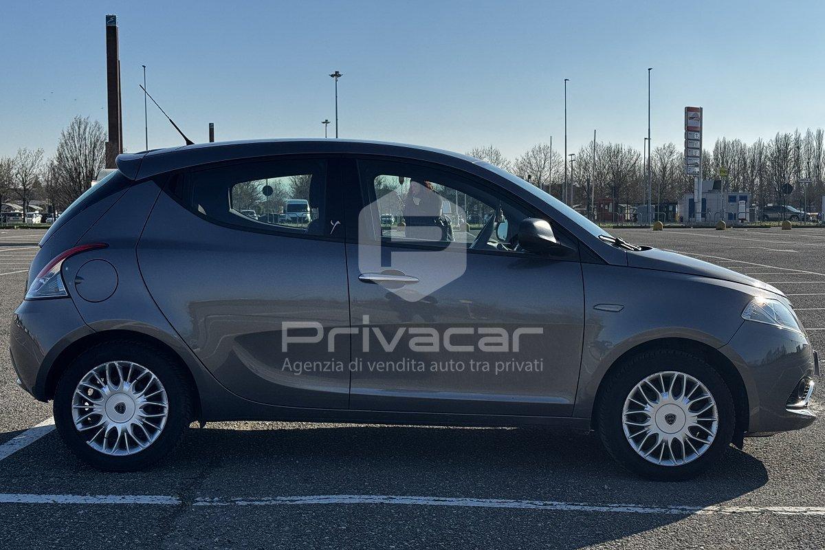 LANCIA Ypsilon 1.2 69 CV 5 porte Silver