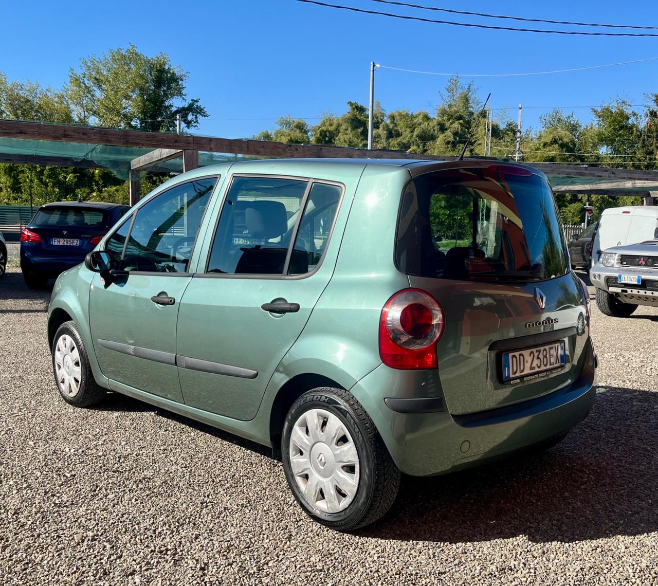 Renault Modus 1.2 16V Saint Tropez