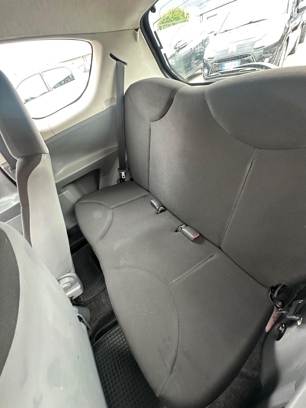 Toyota Aygo 1.0 12V VVT-i 3 porte Sol Red Edition