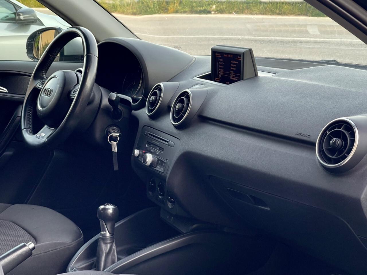 Audi A1 1.6 TDI 90cv S line edition NEOPATENTATI
