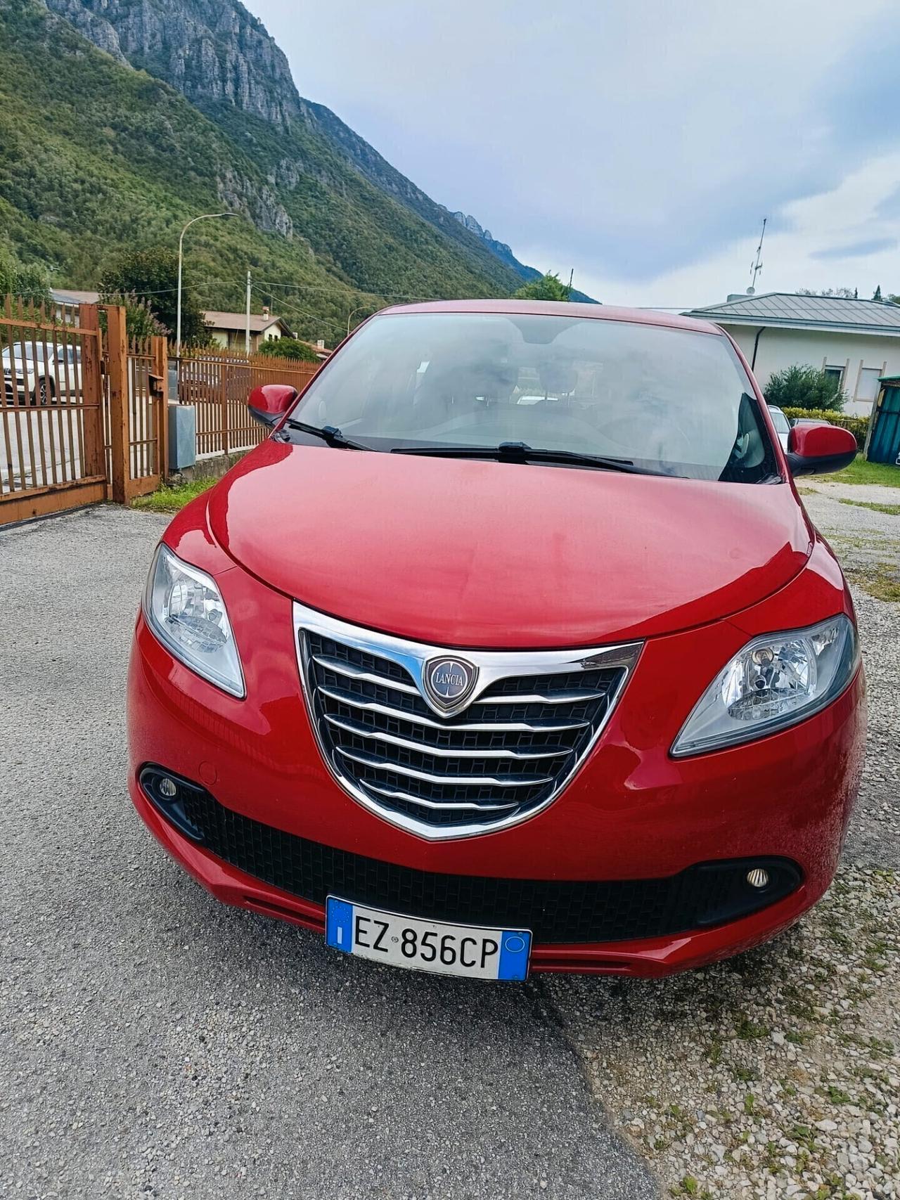 Lancia Ypsilon 1.2 69 CV 5 porte GPL Ecochic Silver