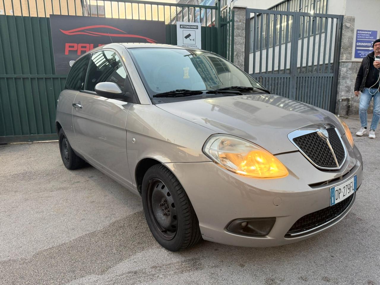 Lancia Ypsilon 1.3 MJT 75 CV Platino