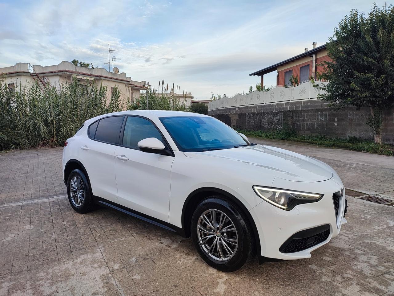 Alfa Romeo Stelvio 2.2 TD 160 CV AT8 TELECAMERA NAVIGATORE DA VETRINA