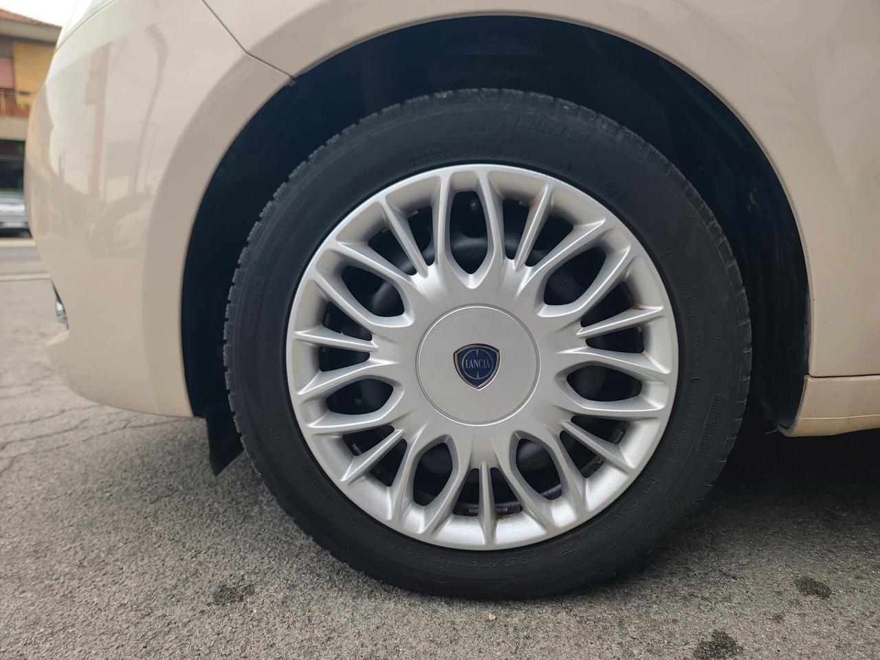 Lancia Ypsilon 1.2 Gold OK NEO solo 90mila KM