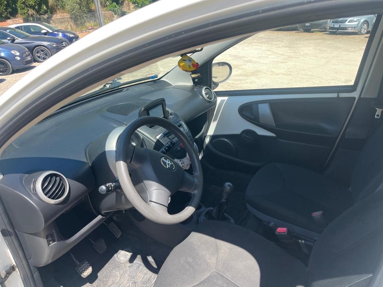 Toyota Aygo 1.0 12V VVT-i 5 porte Lounge Connect