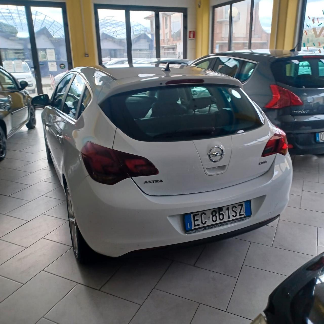 FULL OPTIONAL NEOPATENTATI ASTRA 1.7 TDI