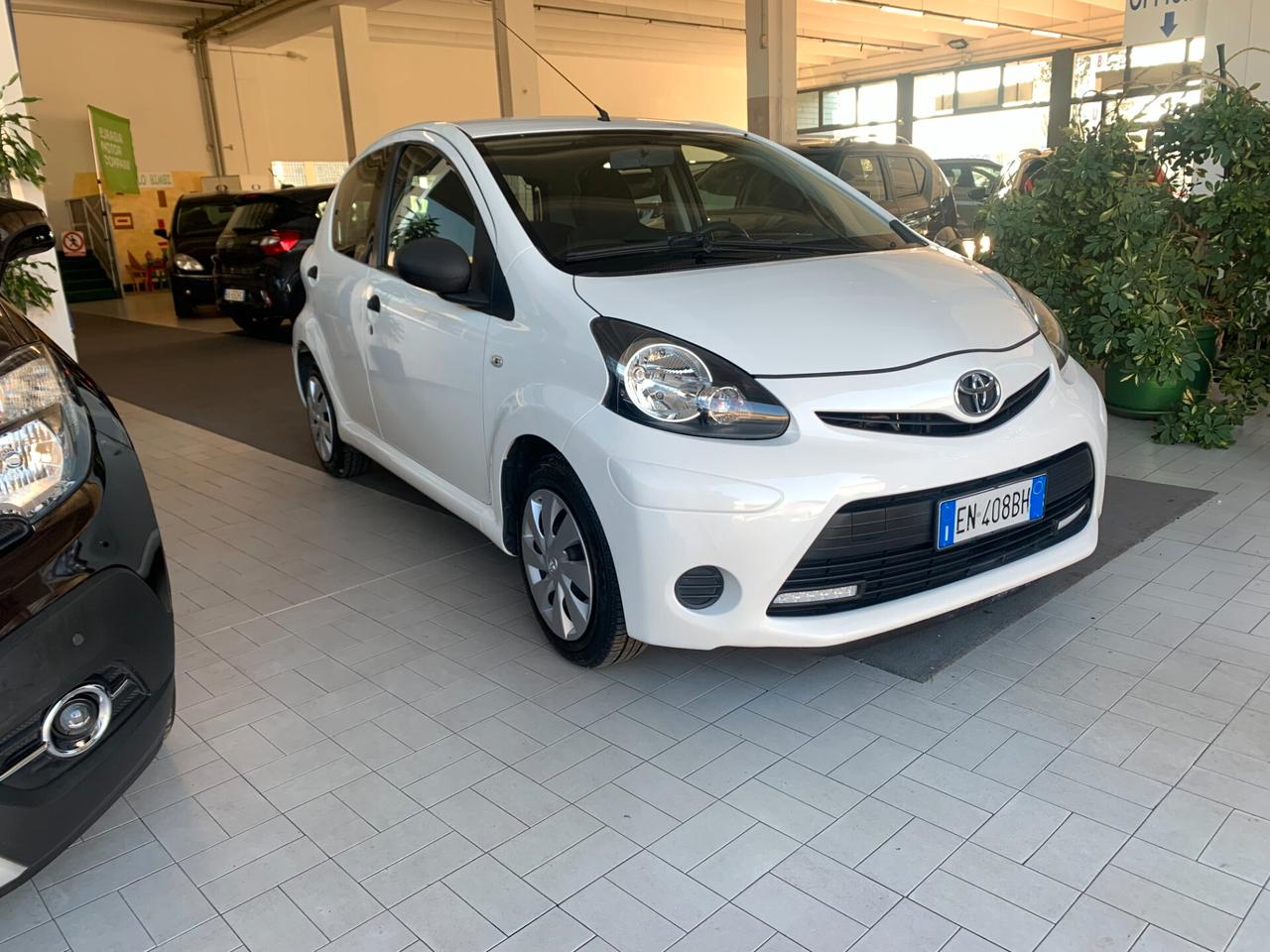 Toyota Aygo 1.0 12V VVT-i 5 porte Active Connect OK NEO PATENTATI