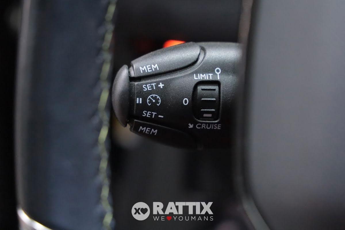 Peugeot e-2008 motore elettrico 100kW GT