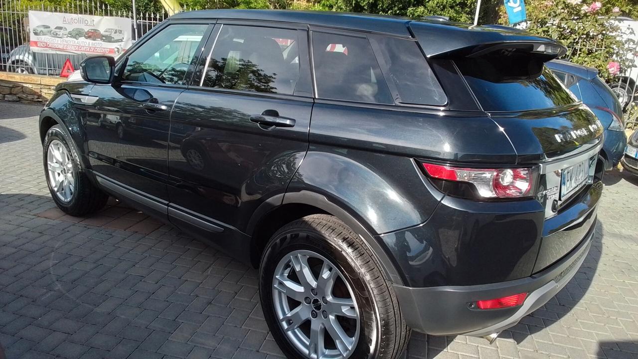 Range Rover Evoque 2.2 TD4 5p. Pure