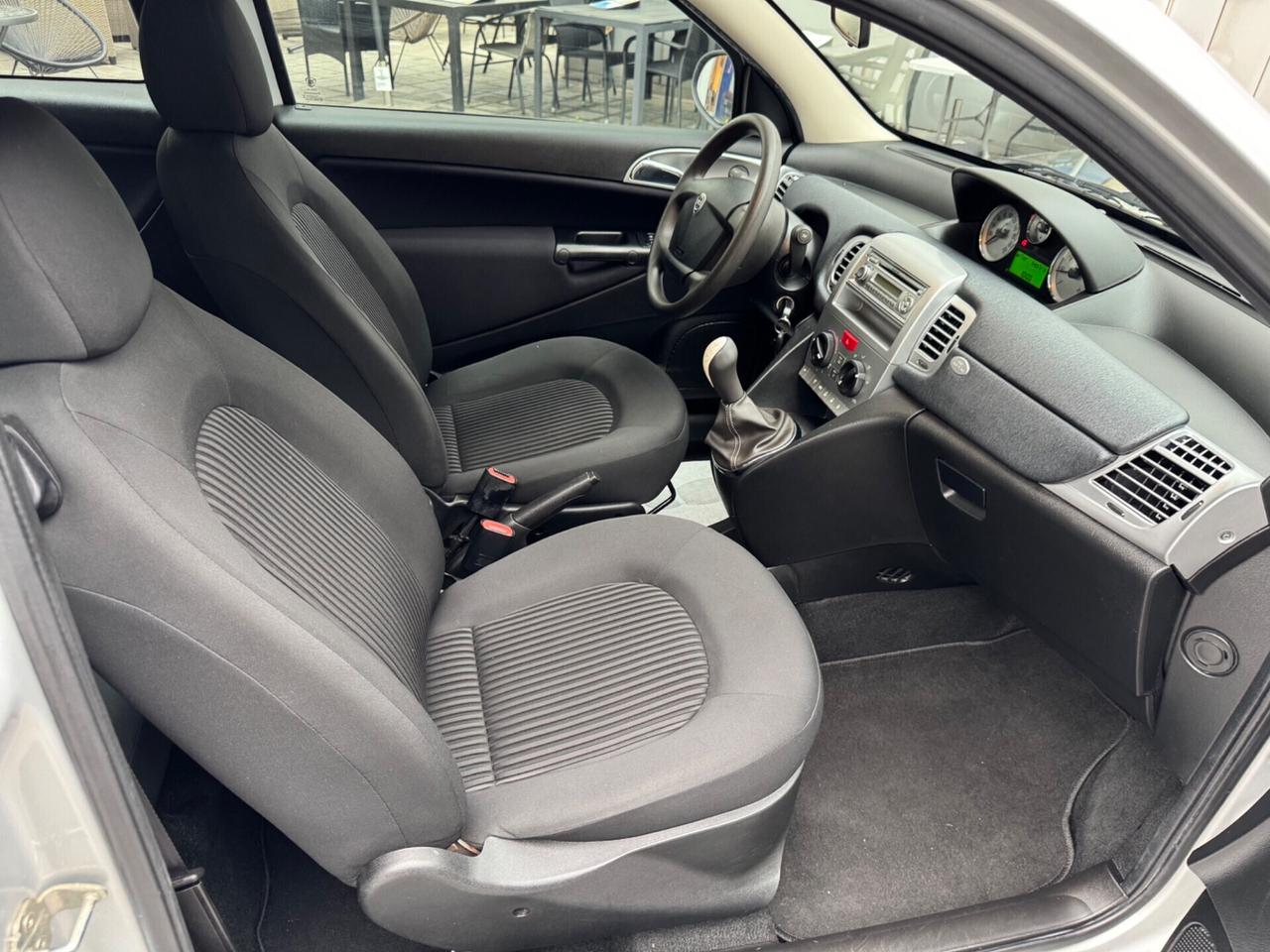 LANCIA YPSILON 1.2 NEOPATENTATI KM 43 MILA !!