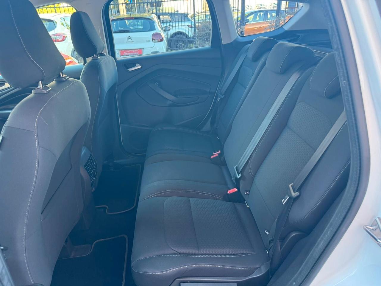 Ford Kuga 1.5 TDCI 120 CV 2WD Titanium