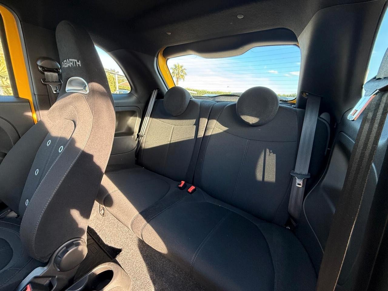 Abarth 595 1.4 Turbo T-Jet 145 CV Giallo Modena 14.000 km