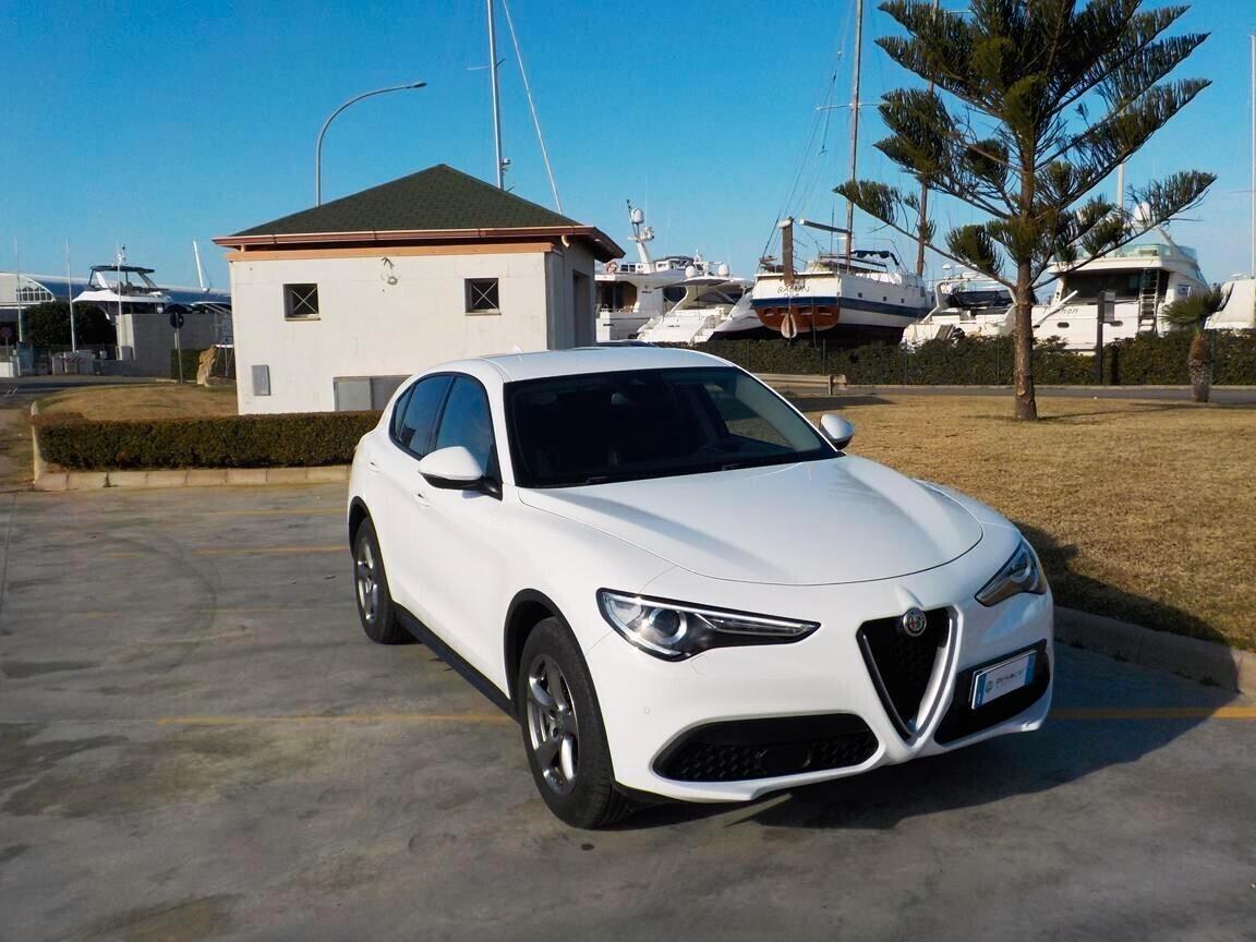 Alfa Romeo Stelvio 2.2 Turbodiesel 160 CV AT8 RWD Super