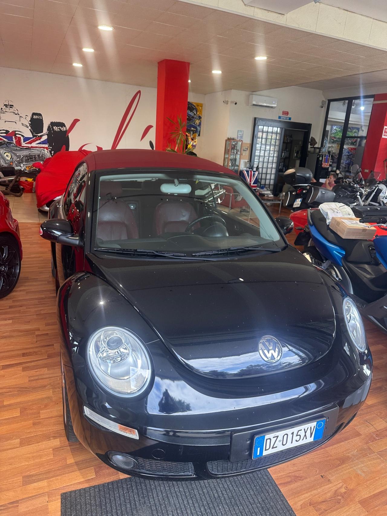 Volkswagen New Beetle 1.6 Cabrio Lim. Red Edt.