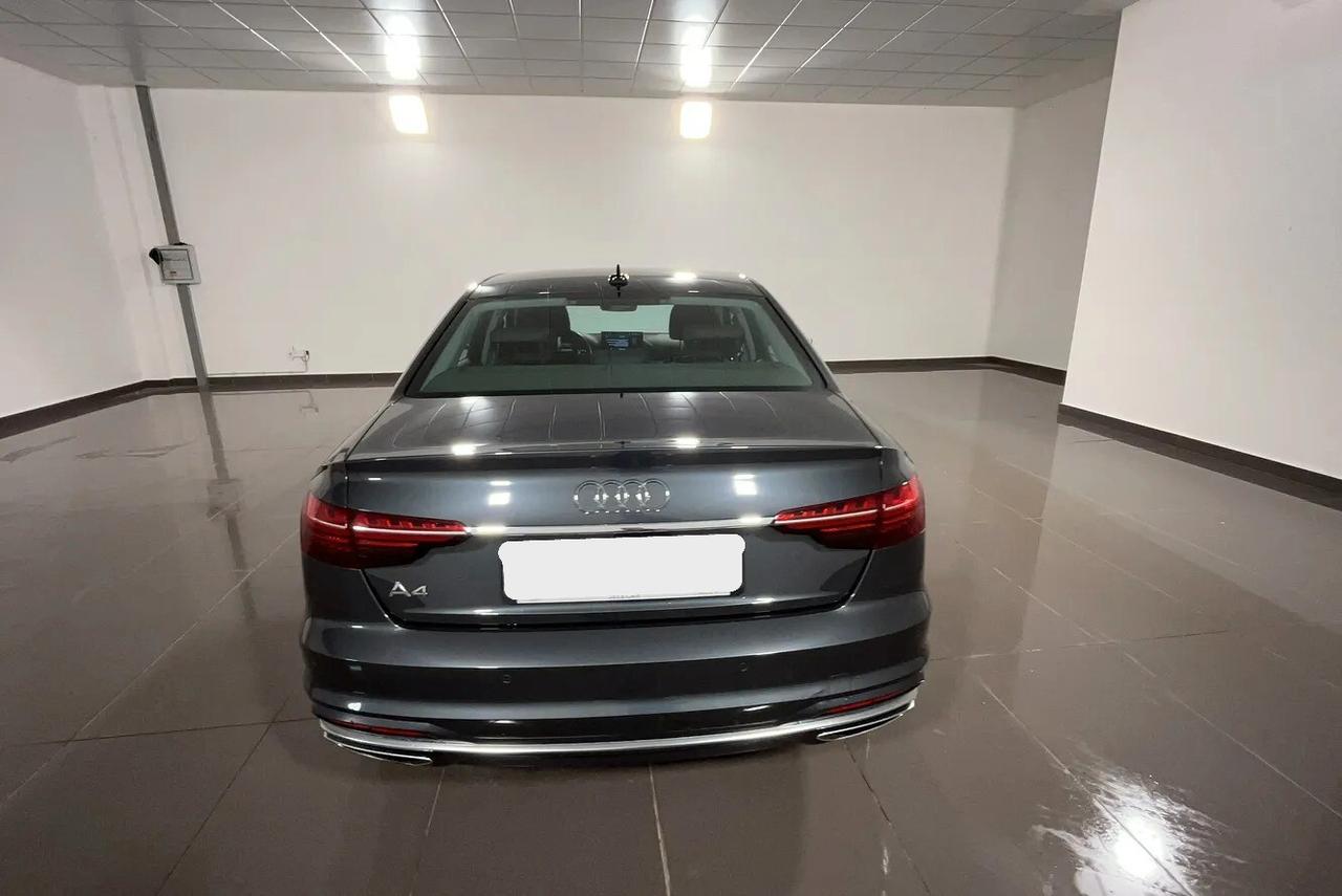Audi A4 40 TDI quattro S tronic Business Advanced