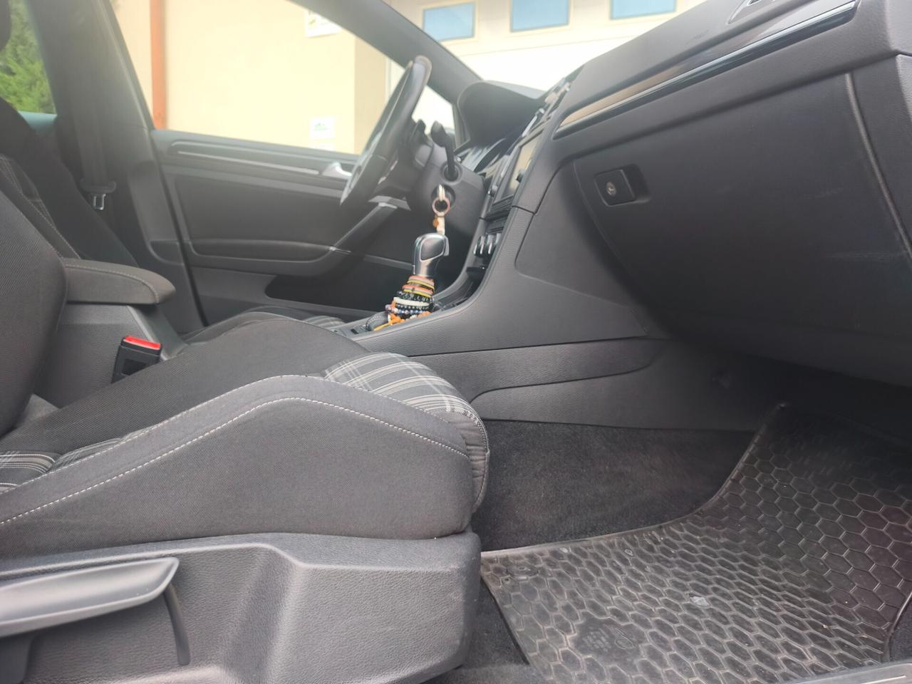 Volkswagen Golf GTD 2.0 TDI DSG 5p. BlueMotion Technology