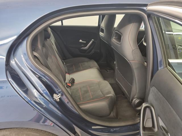 MERCEDES-BENZ A 180 d Automatic Premium