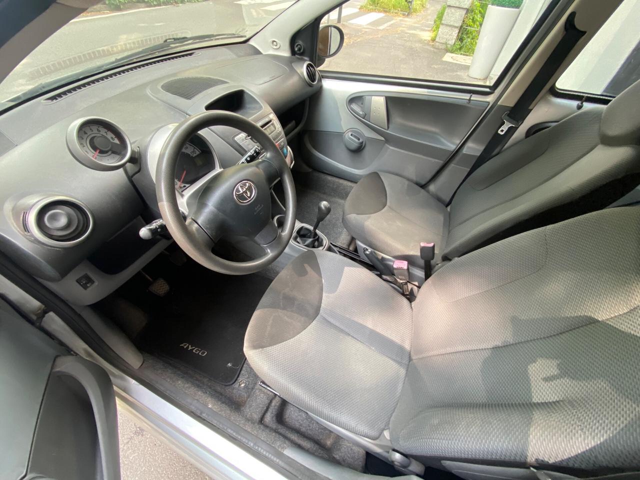 Toyota Aygo 1.0 5p Sol 98.000KM - NEOPATENTATI!!!