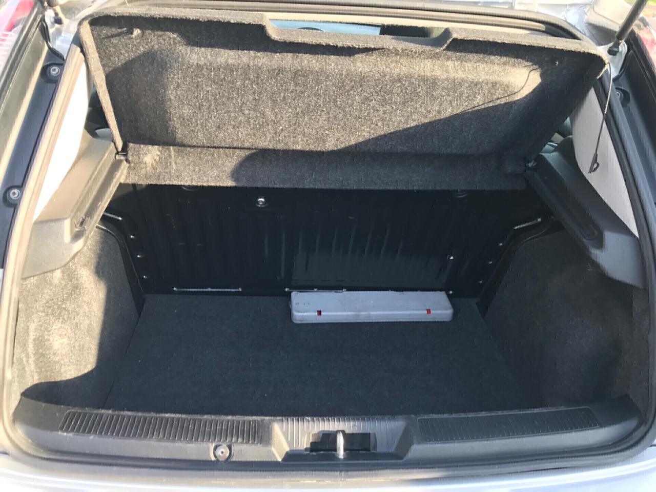 Fiat Punto 1.4 8V 77 CV 57 KW 5 porte Easypower Lounge