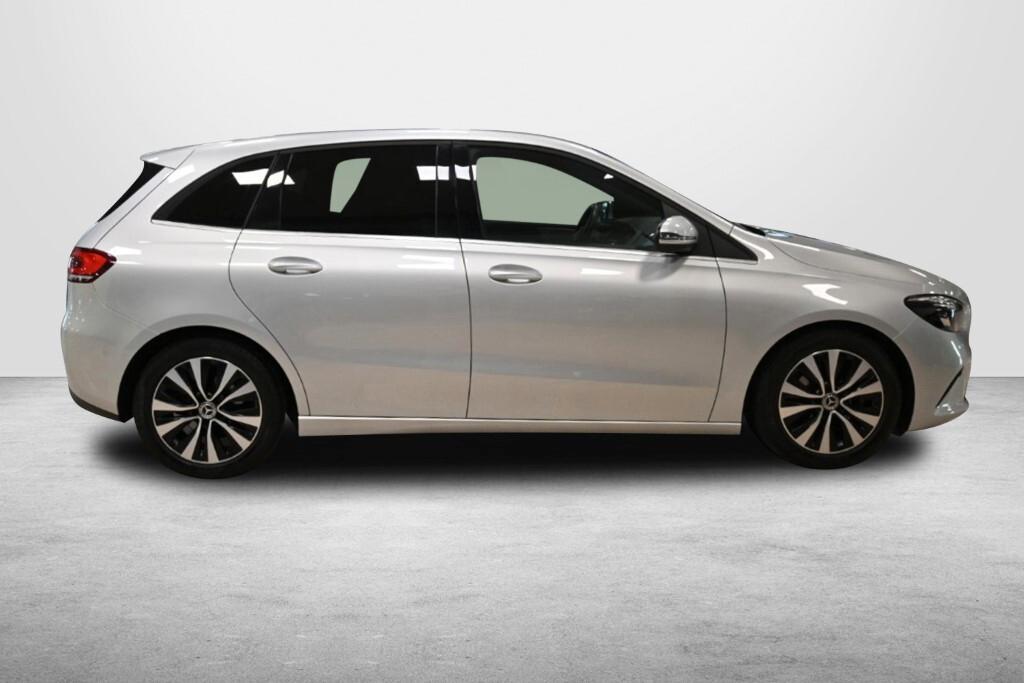 Mercedes-benz B 180 180D 115CV AUTOM. BUSINESS EXTRA ( MIRROR - PDC NAVI CRUISE FARI LED TERLECAMERA POST. )