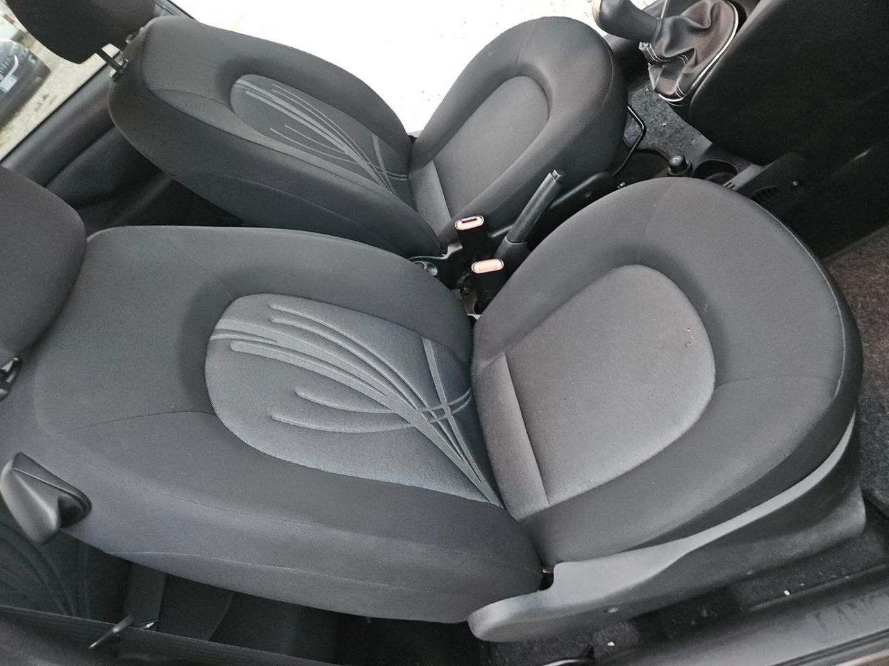 Lancia Ypsilon 1.3 MJT 75 CV Diva