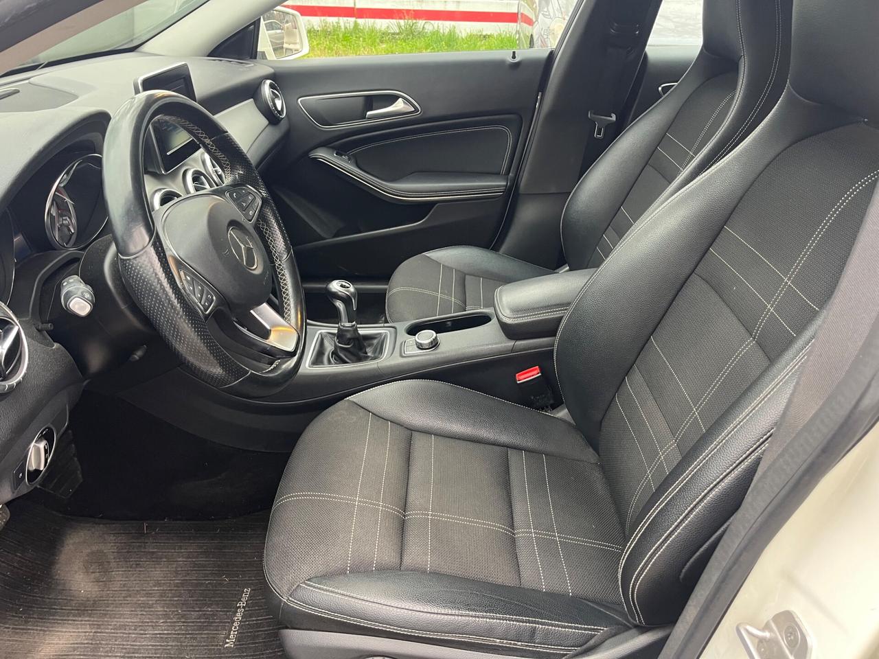 Mercedes-benz CLA 200 d Premium