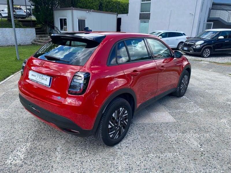 FIAT 600e Red