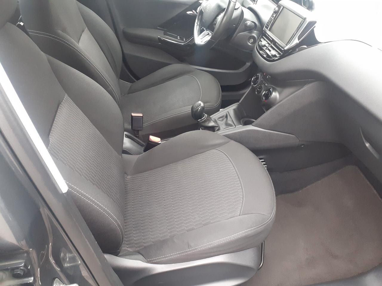 Peugeot 208 PureTech 82 5p. GPL Allure