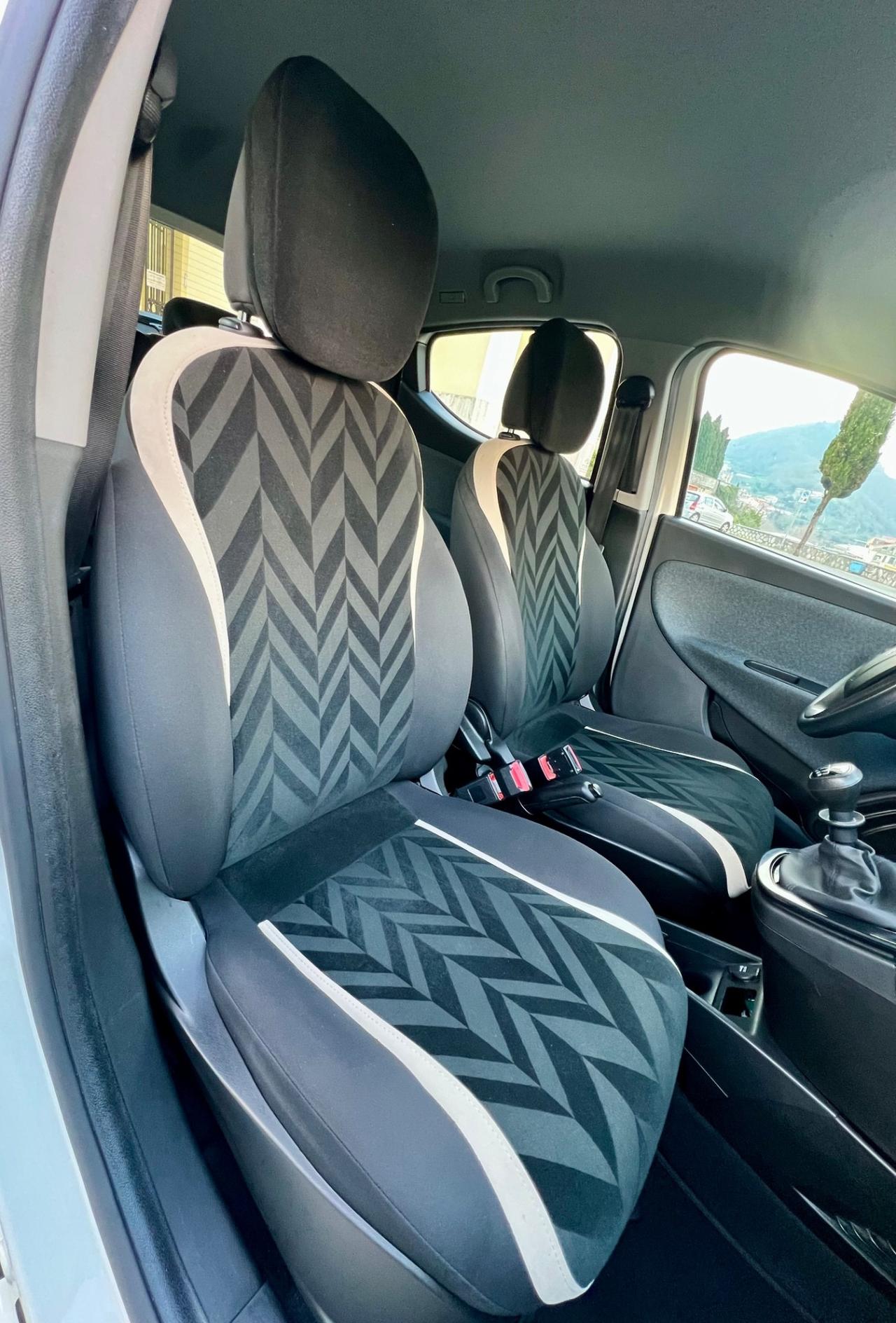 Lancia Ypsilon 1.0 5 porte Acc.Permute