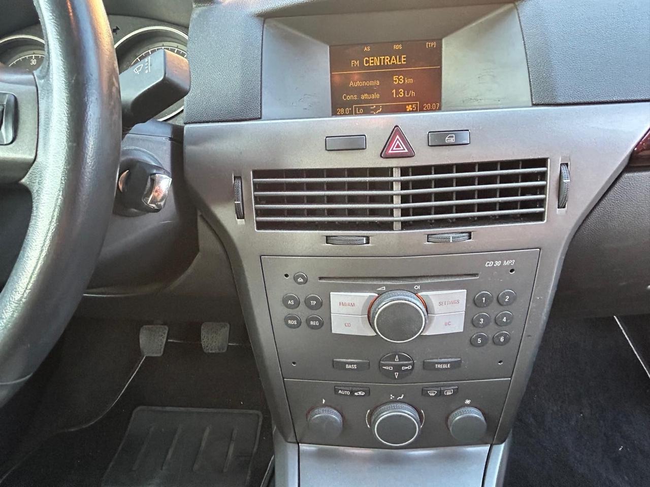 Opel Astra 1.7CDTI 101CV 5P Berlina Cosmo Neopatentati
