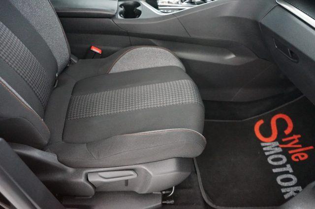 PEUGEOT 3008 BlueHDi 130 S&S EAT8 Active Business
