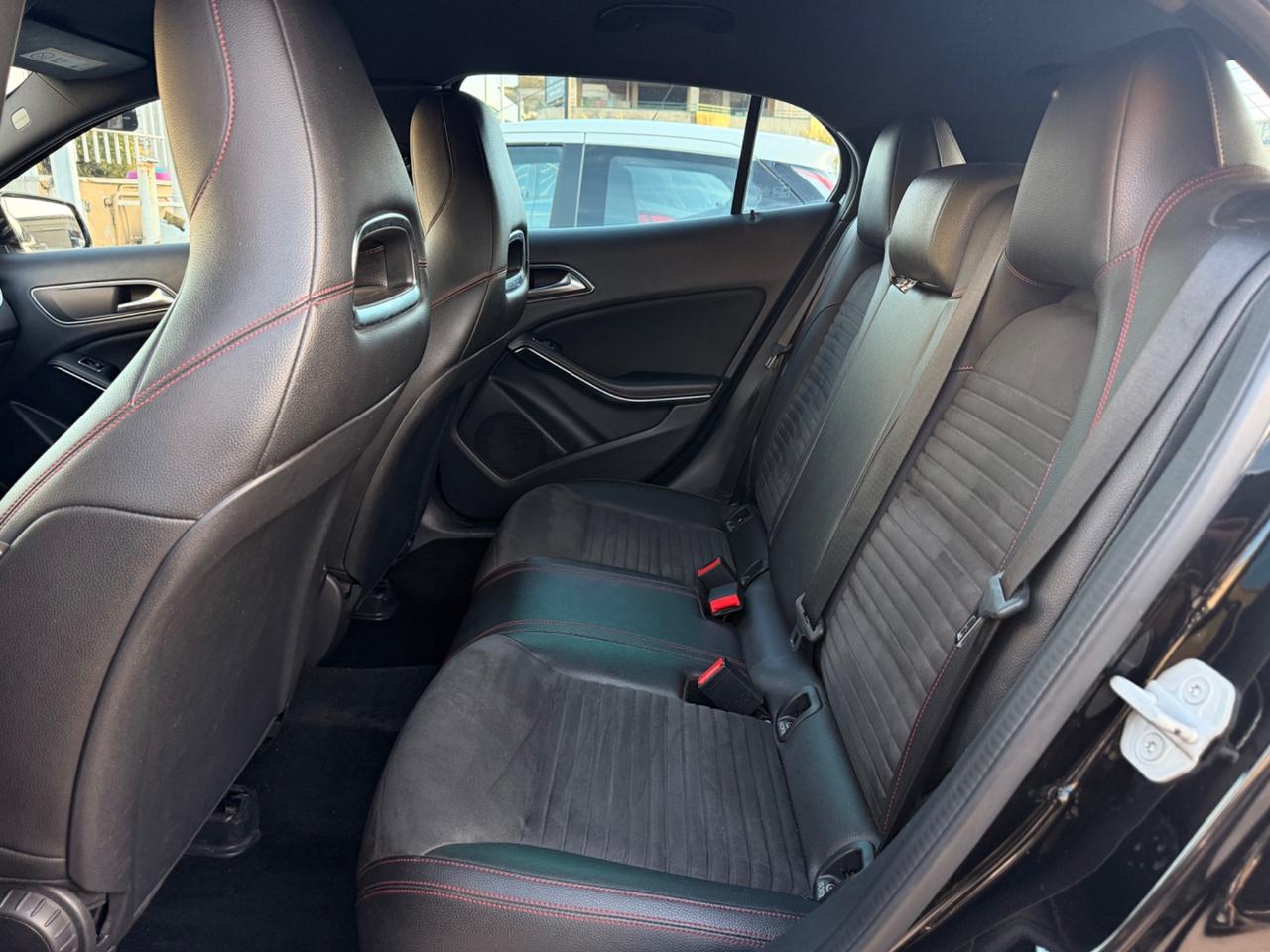 Mercedes-benz GLA 200d Automatic Premium AMG